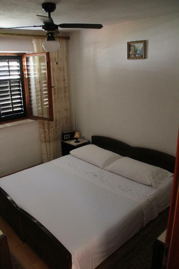 App Dujmovic Apartment Supetar Exterior foto