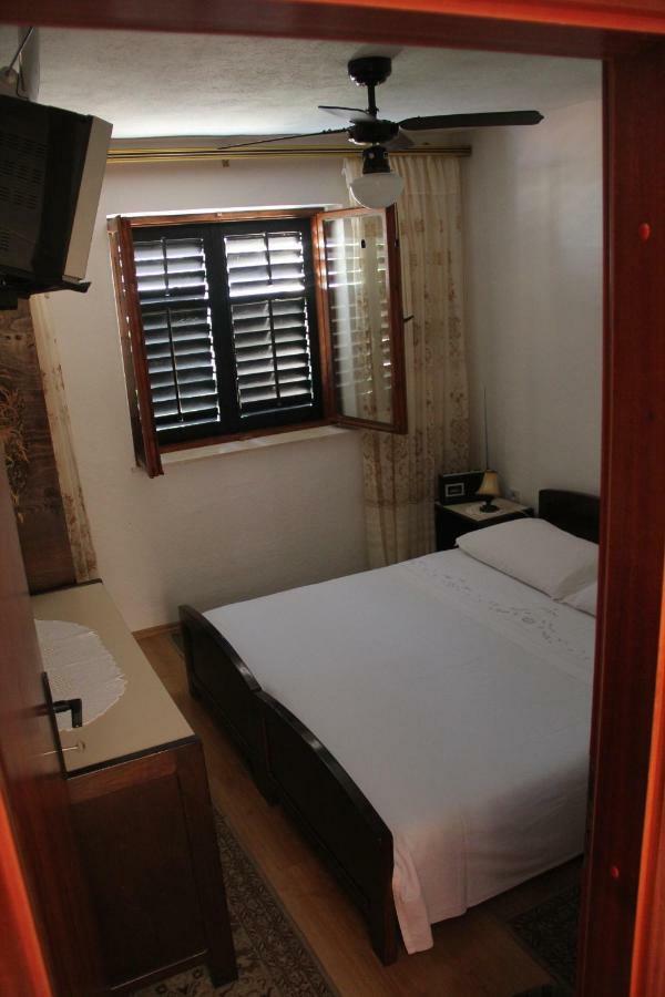App Dujmovic Apartment Supetar Exterior foto