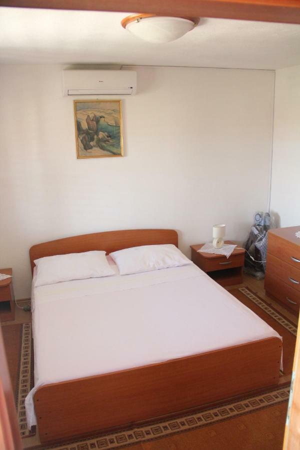 App Dujmovic Apartment Supetar Exterior foto